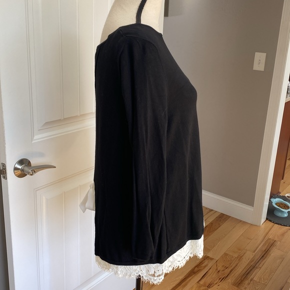 WHBM open back lace tie top. - Picture 4 of 6